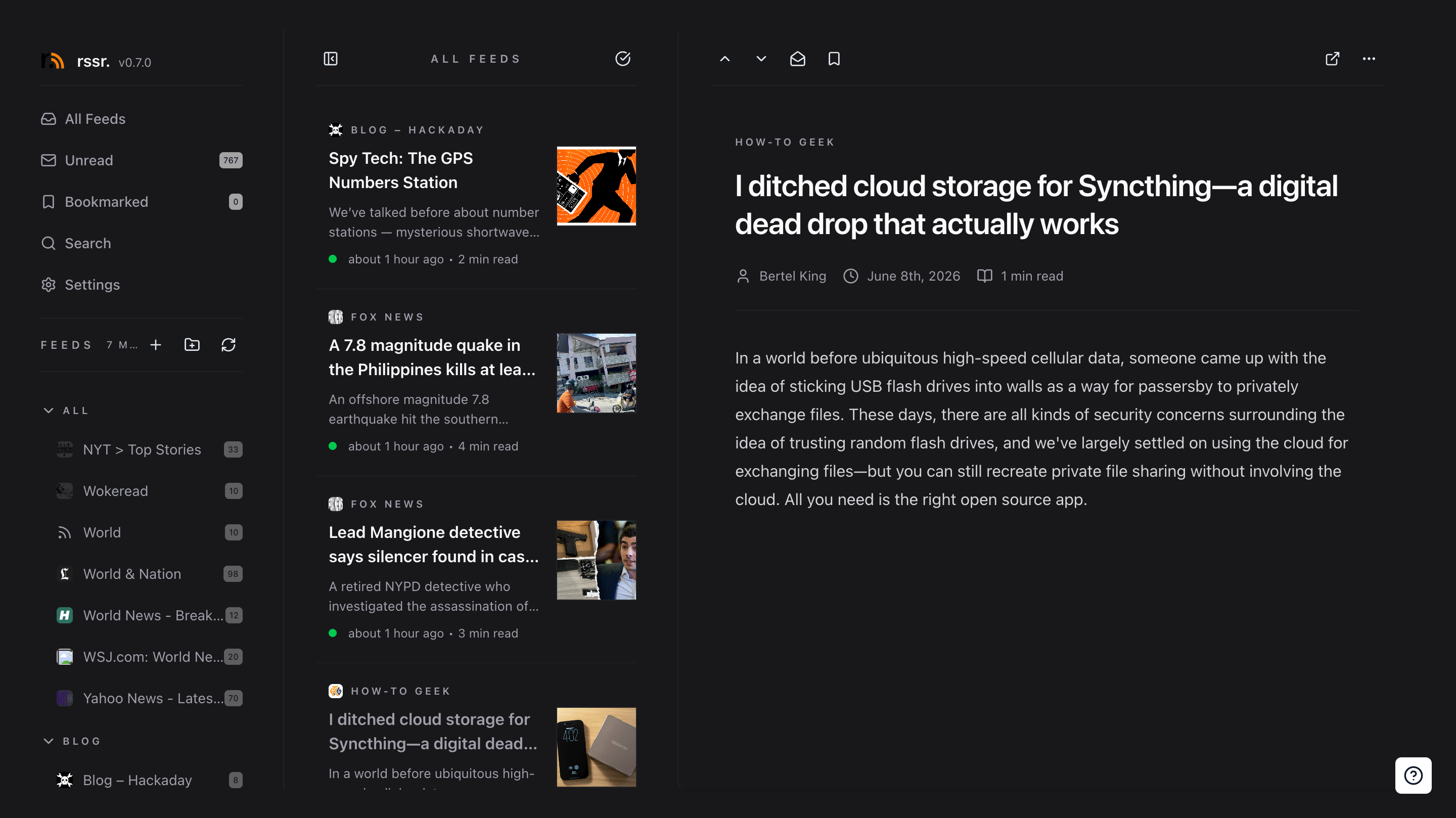rssr. three-column reader, dark theme